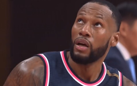 九游官方网页 - 印第安纳步行者训练开放日，今晨造点机会引欢呼，葡超在即，细节决定成败