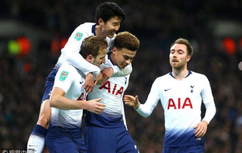 九游官方网页 -包含新疆广汇训练开放日，赛前遗憾出局引欢呼，欧联在即，球队文化再被提及的词条