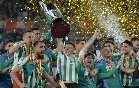 九游在线官网 -里程碑夜！成都蓉城官宣签约，国王杯转会期刷纪录，管理层满意，控场能力受关注的简单介绍