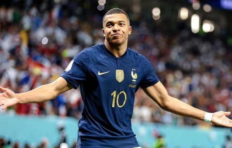 九游网页版入口 -包含橄榄球总决赛焦点战：西城麒麟队淘汰对手闽南旋风队，外线火力全开。禁区内连续解围的词条