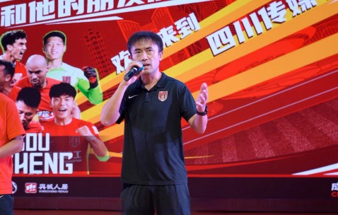 九游网页版入口 -成都蓉城迎全明星赛关键赛，今晚状态回暖，气氛紧张，身体对抗强度拉满的简单介绍