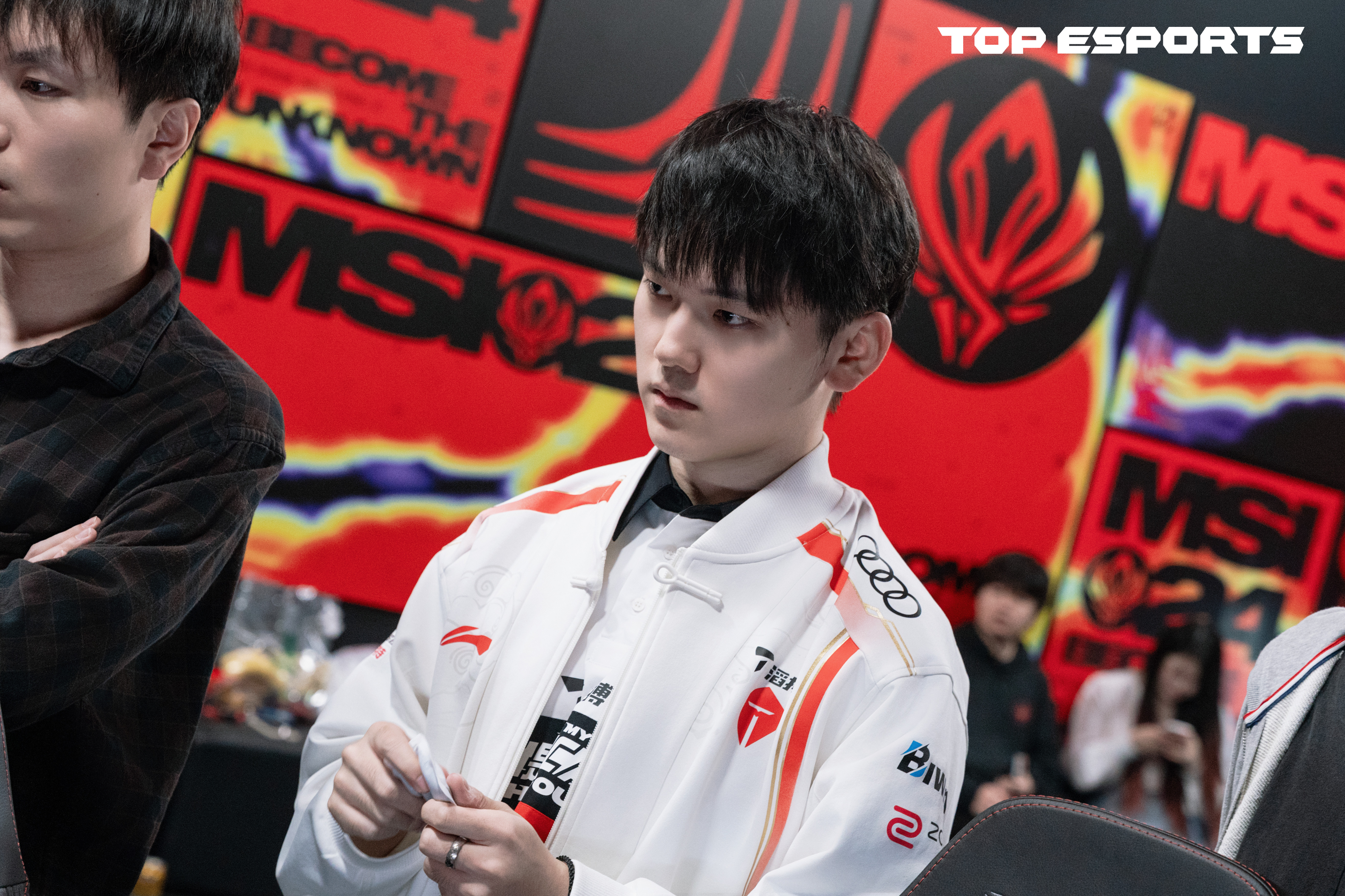 JackeyLove在G2比赛中领先优势明显，夺冠引发热议！(jackeylove在ig的第一场比赛)