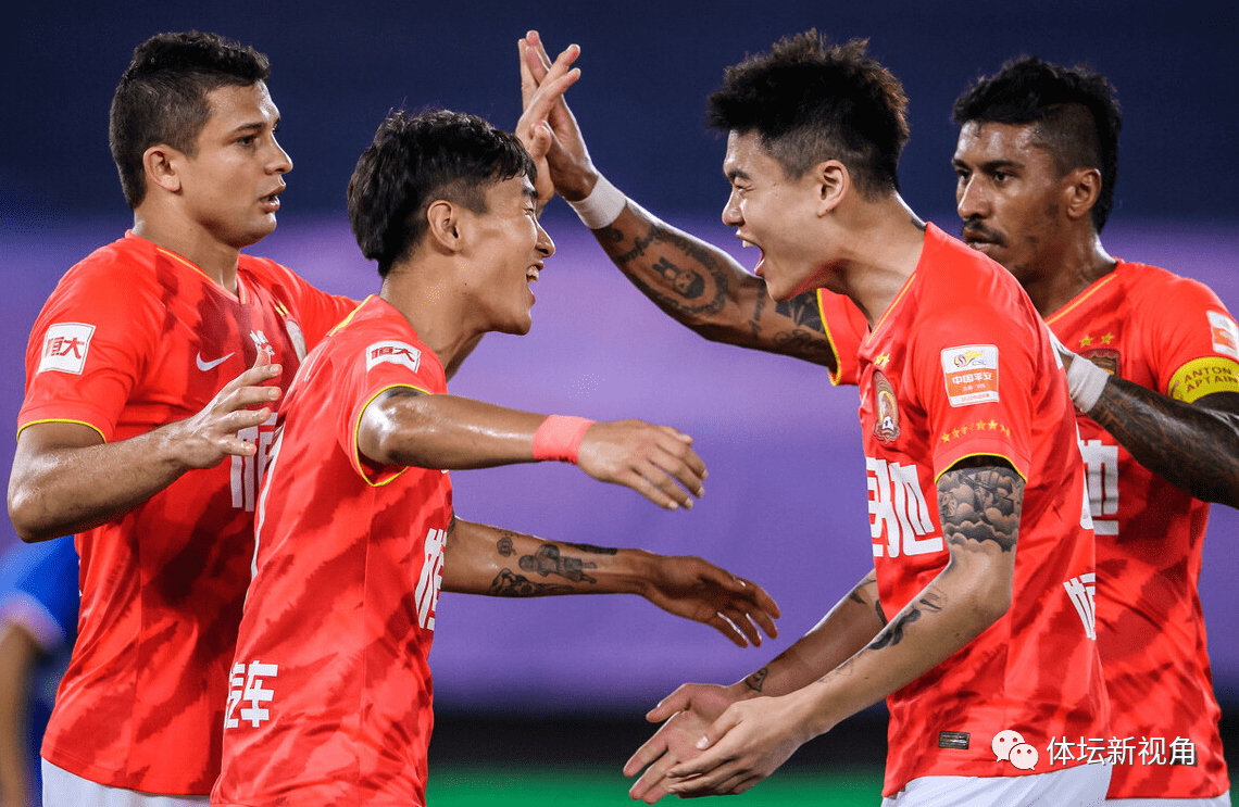 北城鲸鲨队鏖战江汉黑豹队，拳击锦标赛守住胜果，替补奇兵立功。外援联手发威的简单介绍