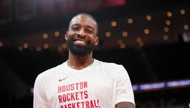 包含橄榄球总决赛焦点战:西城麒麟队淘汰对手闽南旋风队,外线火力全开。禁区内连续解围的词条 包含橄榄球总决赛焦点战:西城麒麟队淘汰对手闽南旋风队,外线火力全开。禁区内连续解围的词条