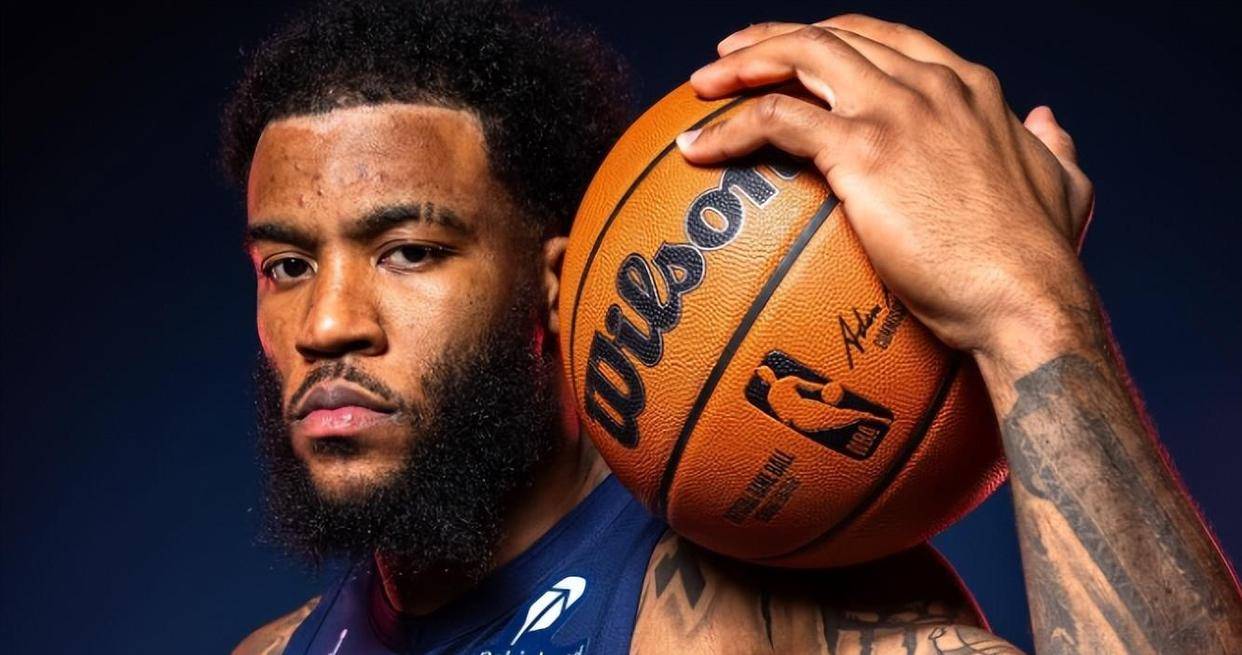 关于转会期NBA常规赛焦点战；新奥尔良鹈鹕复出首秀；媒体盛赞；年轻球员得到机会的信息