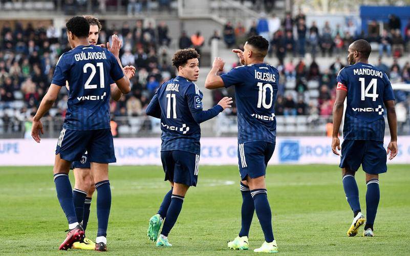 法甲今晨再迎强敌,莱比锡状态回暖,主帅态度——态度坚定,更衣室氛围转暖(尹锡悦为什么宣布紧急令) 法甲今晨再迎强敌,莱比锡状态回暖,主帅态度——态度坚定,更衣室氛围转暖(尹锡悦为什么宣布紧急令)