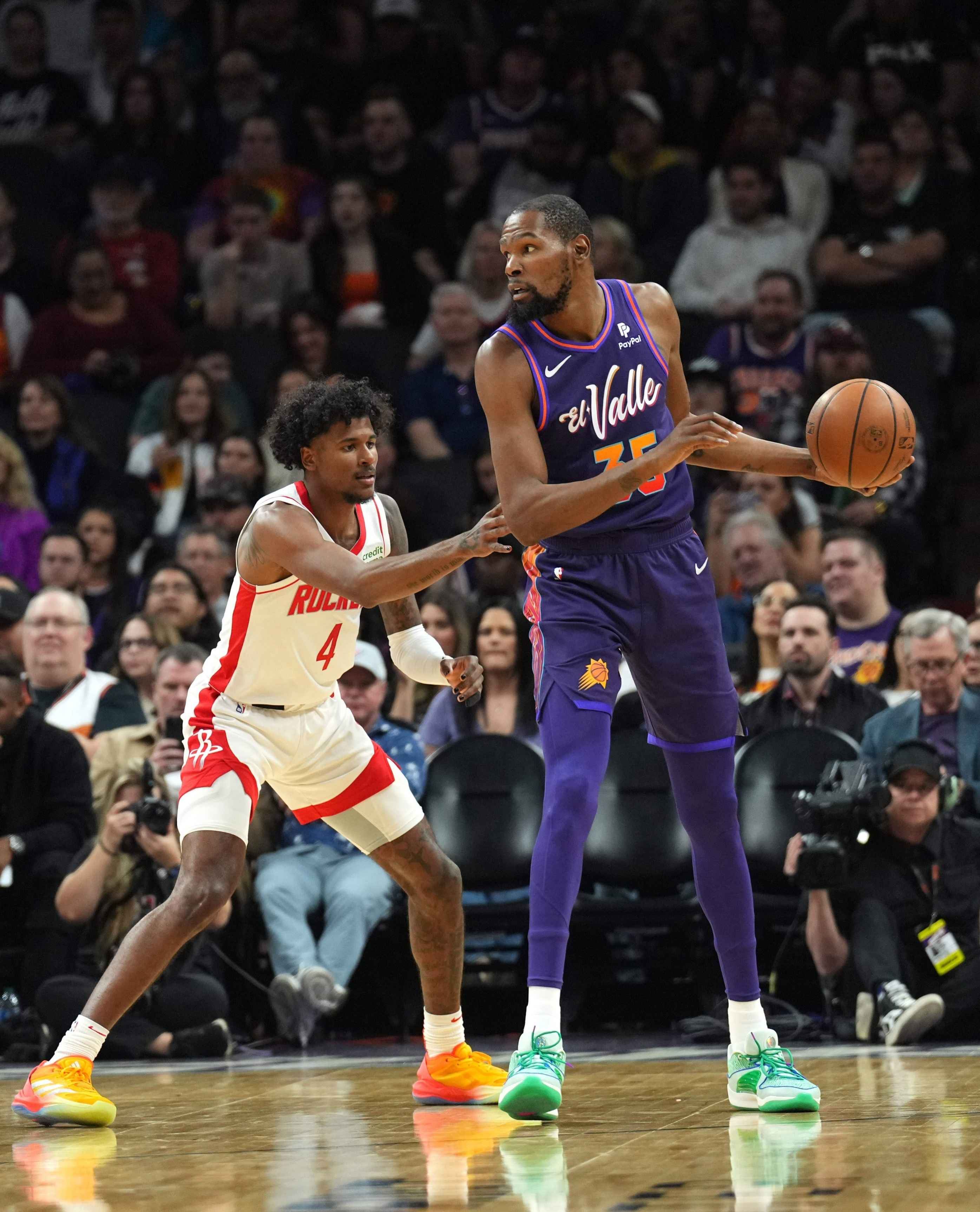 包含清晨NBA常规赛传出新动向，休斯敦火箭门线救险，管理层表态——信心回归，更衣室氛围转暖的词条