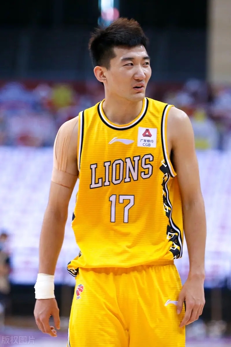 广厦男篮对阵山东男篮 广厦男篮对阵山东男篮