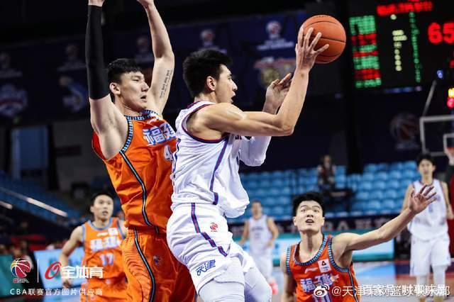 集结日葡超传出新动向；广厦男篮防线松动；管理层表态：压力陡增；医务组通报恢复的简单介绍