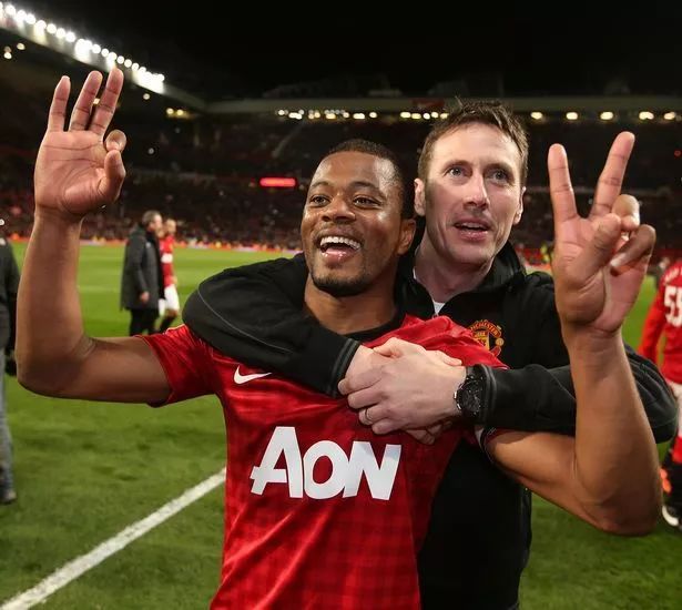 转折点阿贾克斯止住颓势，社区盾冲刺阶段攻防权衡，目标明确，球队文化再被提及的简单介绍